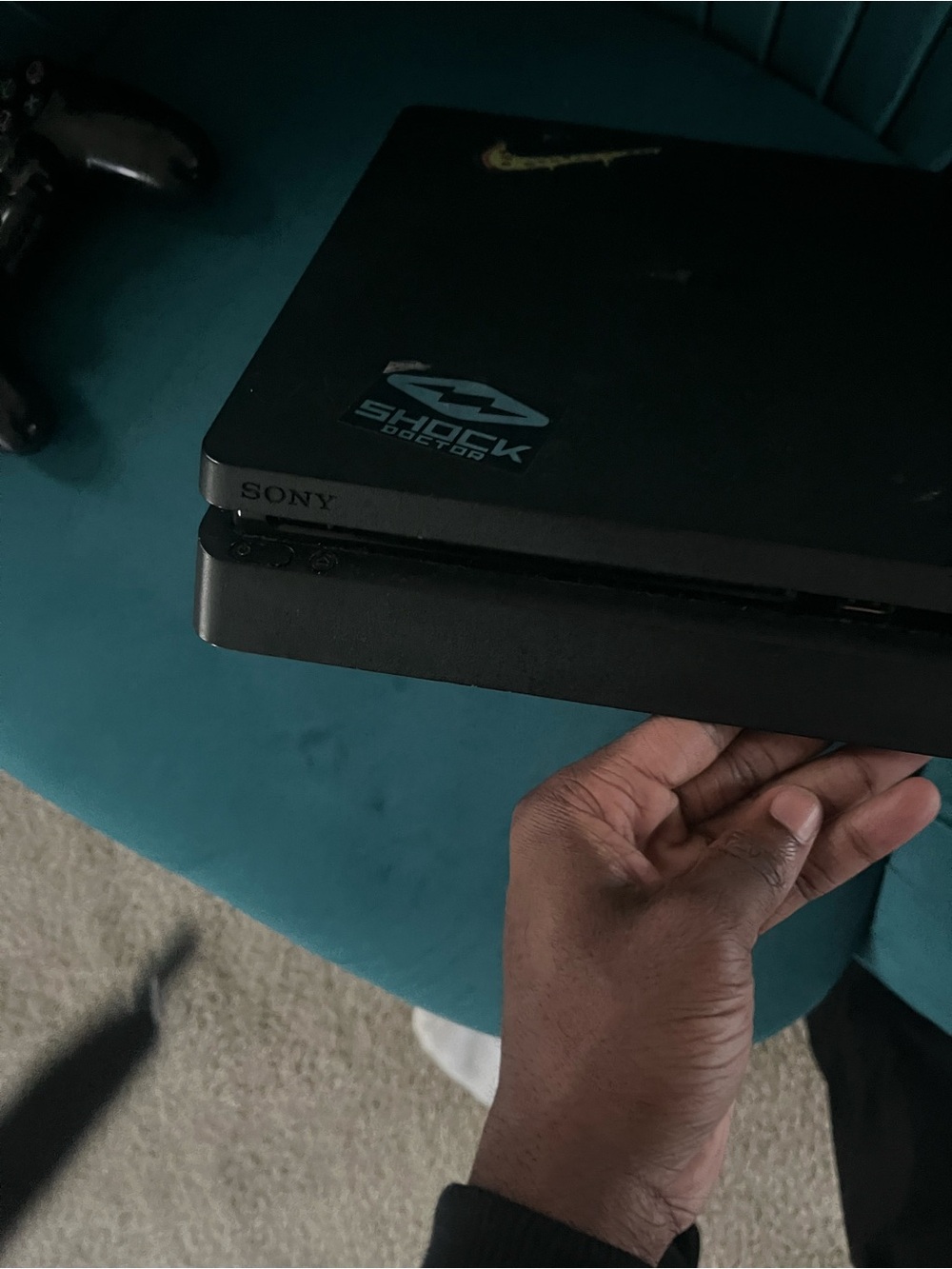 PS4 with controller - Picture 3 of 5